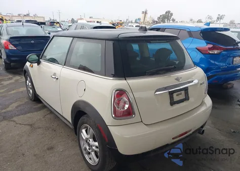 2013 Mini Hardtop Cooper z USA, uszkodzony, nr VIN WMWSU3C58DT690619